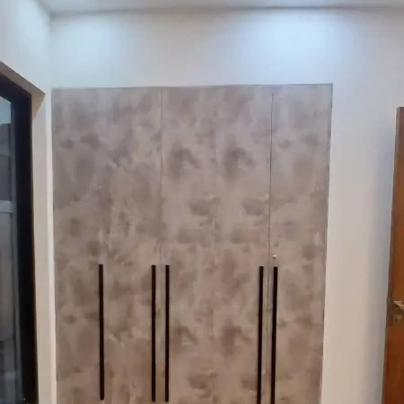 5 Marla House For Rent In Paragon City Lahore

                                                            alt=