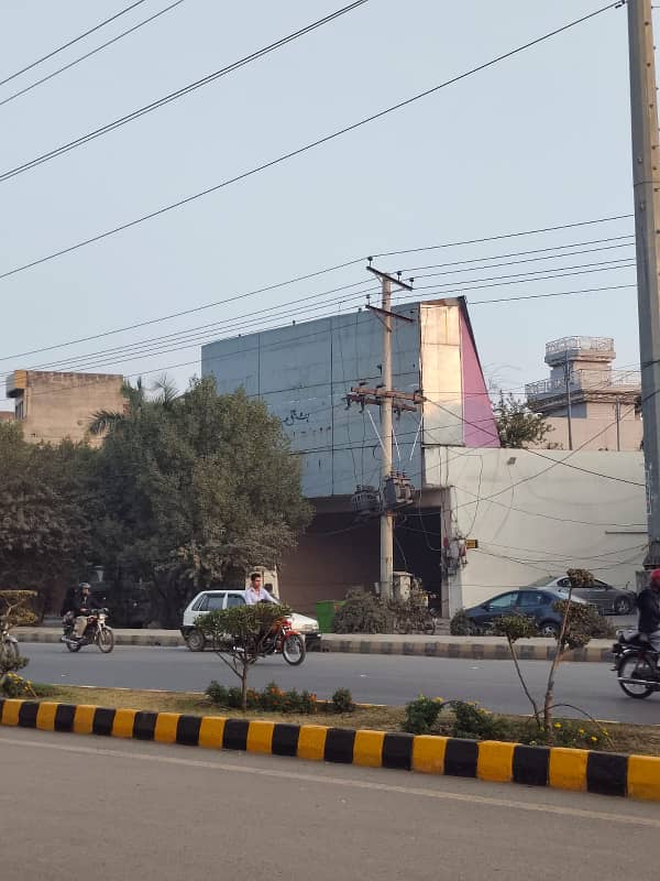 16 Marla Commercial Building With Basement Available For Rent Main Canal Bank Road Near Taj Bagh Only For Banks Or Multinational Company

                                                            alt=