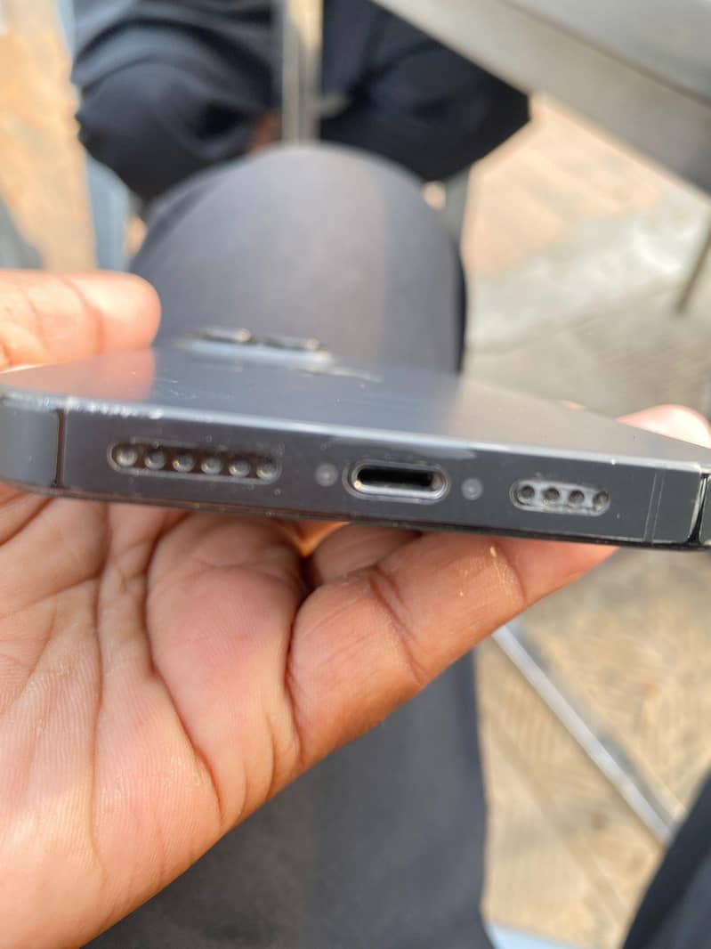 14pro max urgent sale

                                                            alt=