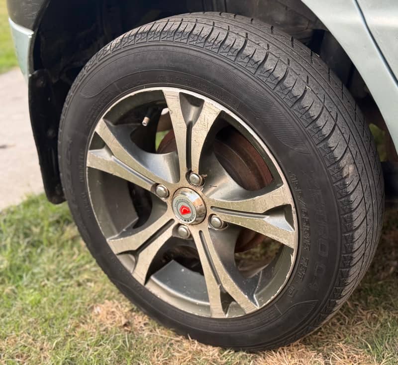 HYUNDAI SANTRO EXEC 1.0 EFi Executive Petrol Drive 2004 2005 LAHORE

                                                            alt=