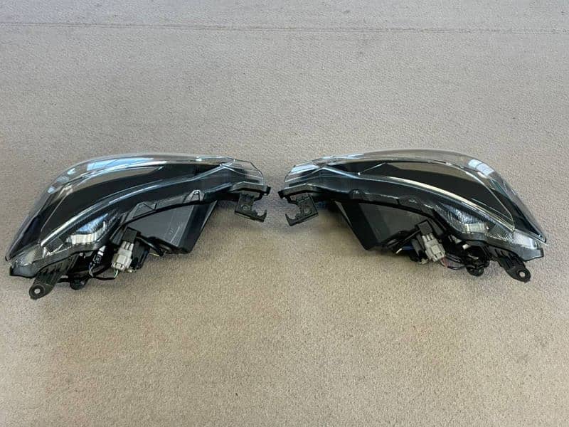 Daihatsu mira es 2018 led headlights available

                                                            alt=