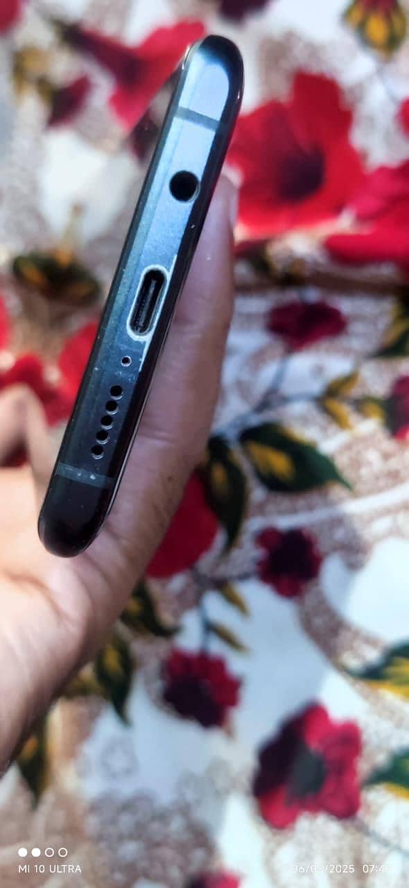 Xiaomi Mi not 10 pro 10/9 condition Ma sha allah. . pta

                                                            alt=