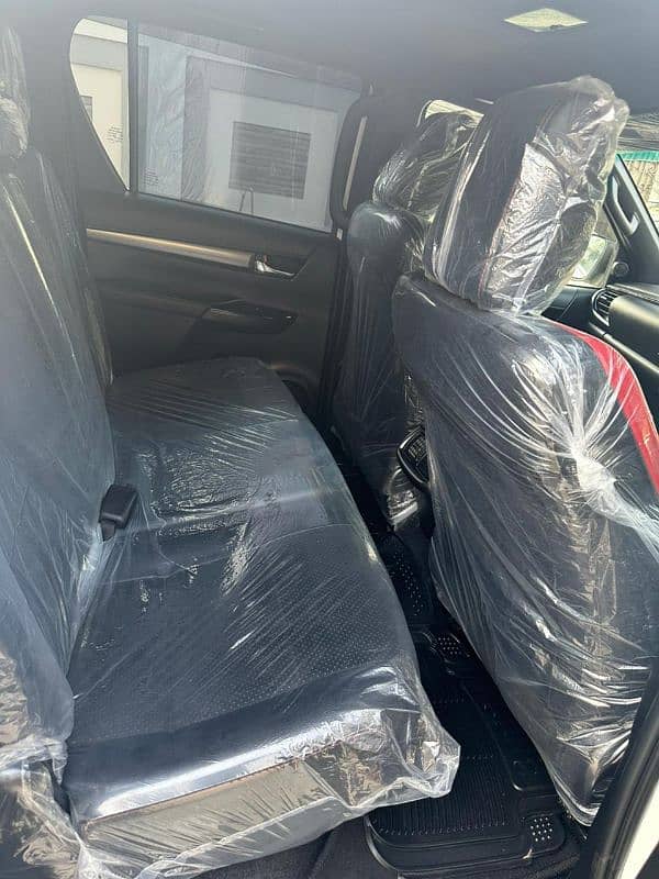 TOYOTA HILUX REVO GR FULL OPTIONS 2.8 (2800cc)

                                                            alt=