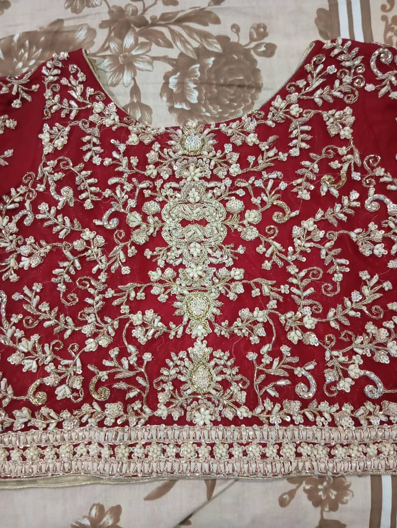 Bridal lehenga

                                                            alt=