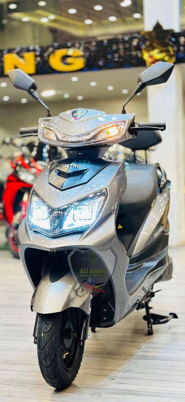 METRO YADEA EVEE AIMA RAMZA SCOOTY SCOOTER GENZ T9 Sport Girls boy

                                                            alt=