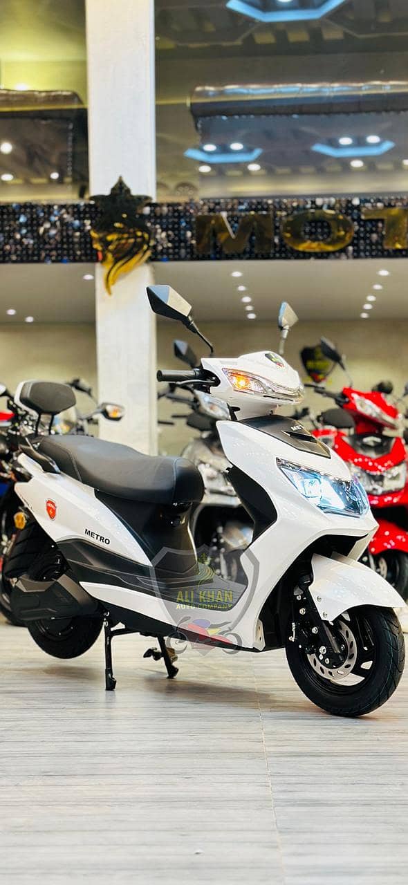 METRO YADEA EVEE AIMA RAMZA SCOOTY SCOOTER GENZ T9 Sport Girls boy

                                                            alt=