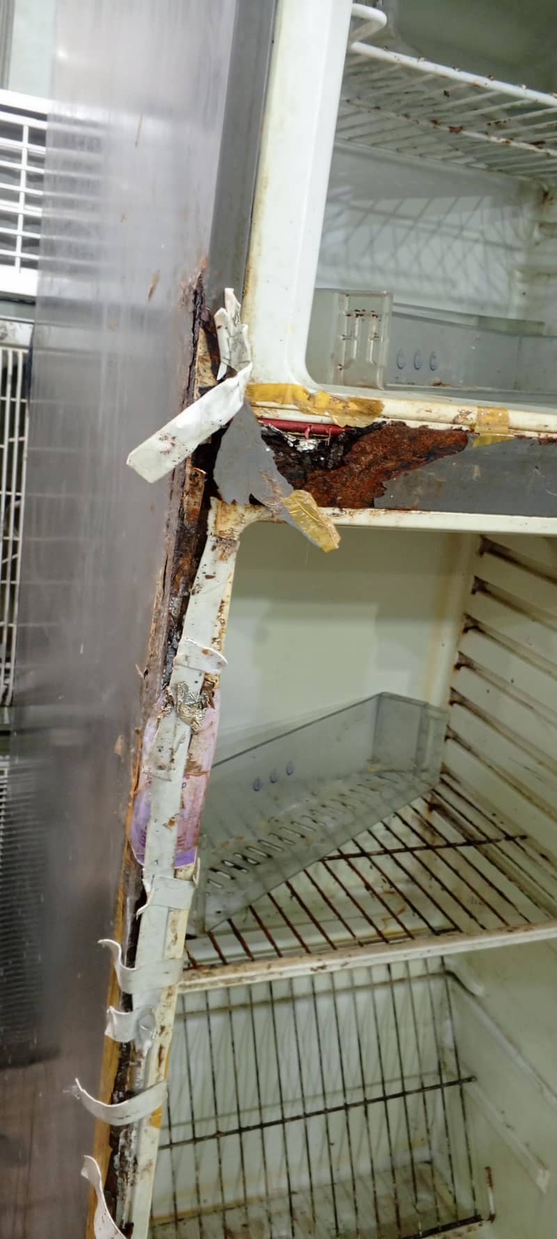 fridge ki denting

                                                            alt=