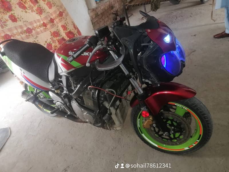 Suzuki GSX 600 FW 2004

                                                            alt=