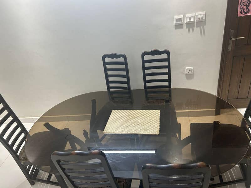 6 seater dinning table for sale in good condition

                                                            alt=