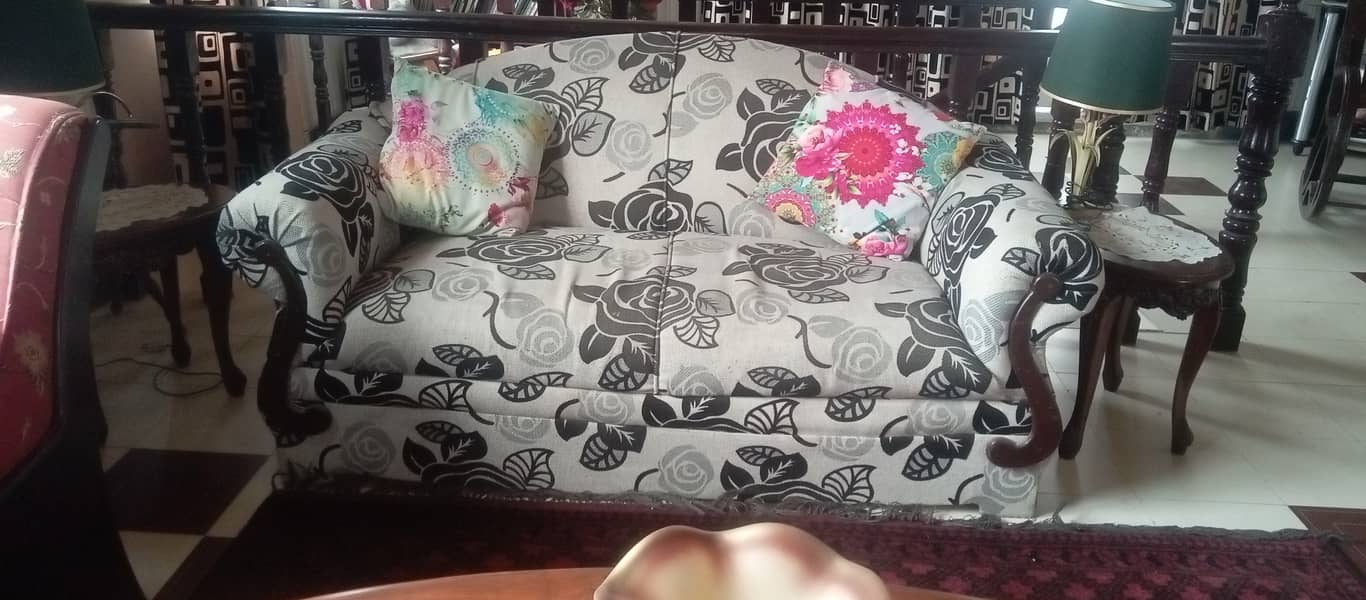 4 Seater Sofa 1 two seater + 2 single,Fabric upholstery wooden frame.

                                                            alt=