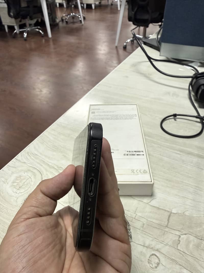 Apple iPhone 16 Pro Max

                                                            alt=