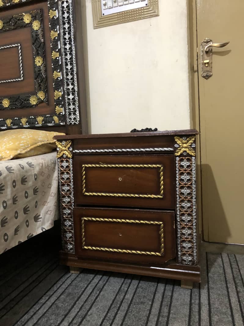 Bed for sale

                                                            alt=