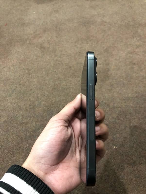 I Phone 15 pro jv (128 gb)

                                                            alt=