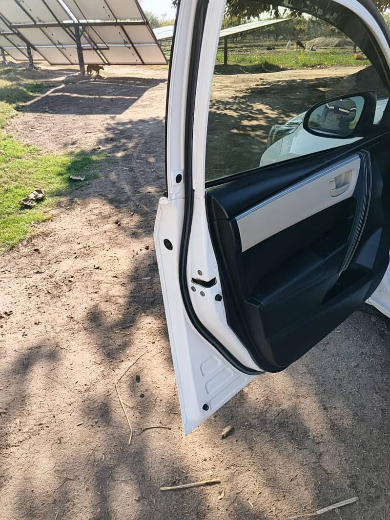 Toyota Corolla Altis Automatic 1.6 2016

                                                            alt=