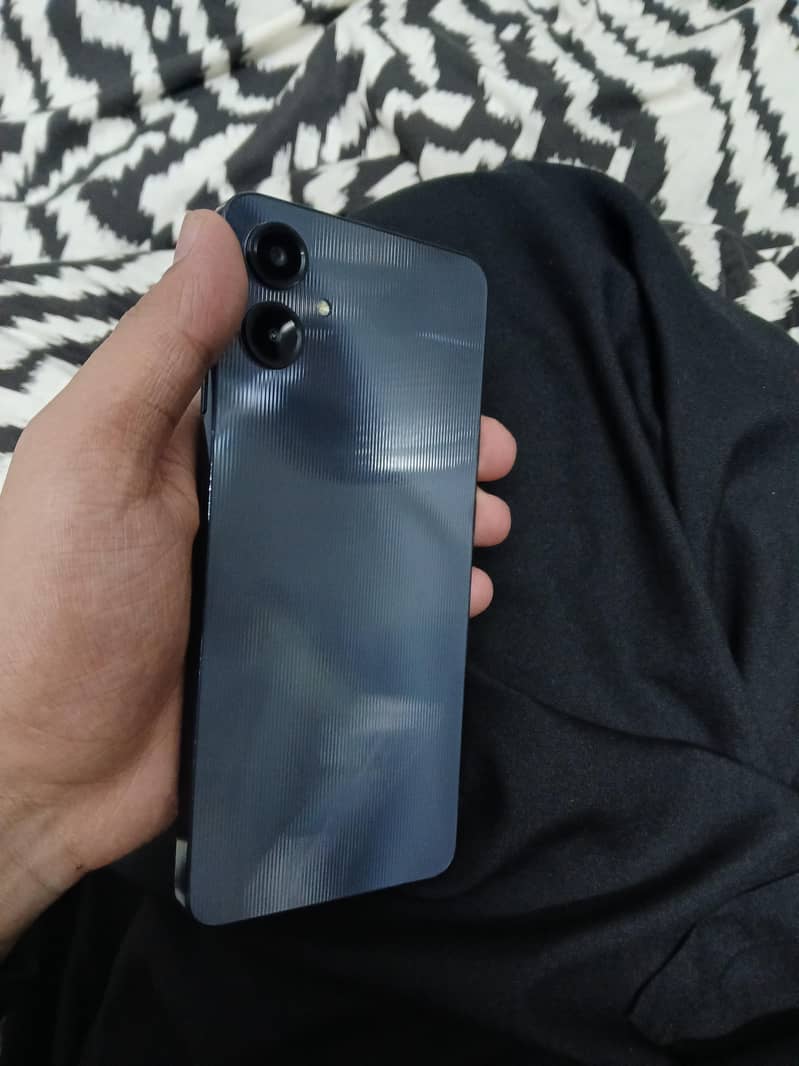 Samsung A06

                                                            alt=