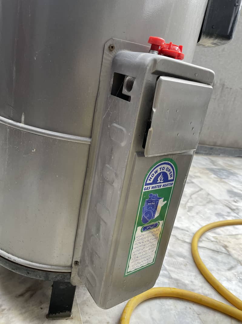 Excellent condition Geyser for sale — Electric and Gas

                                                            alt=