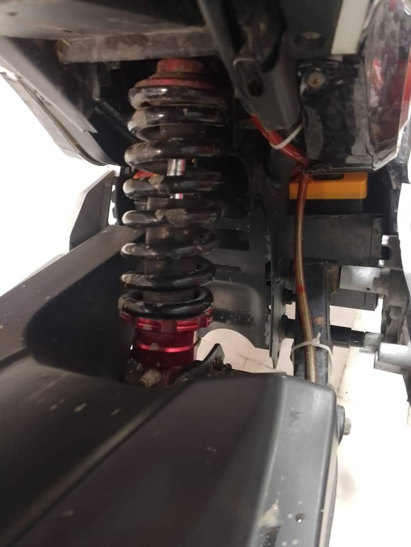 China electric bike 2000 wat battrey with charger

                                                            alt=