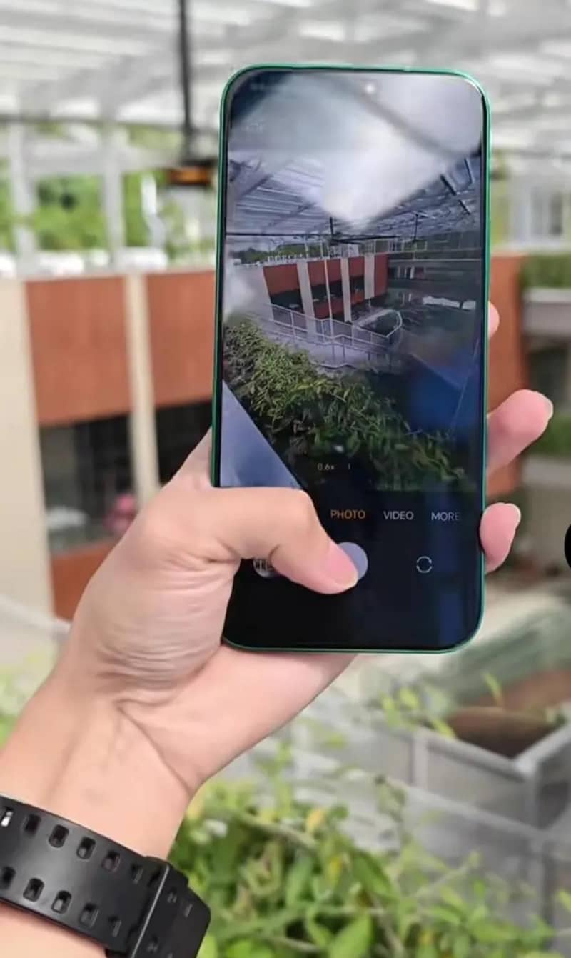 Honor x8b 512GB 16GB like iPhone 16 pro

                                                            alt=