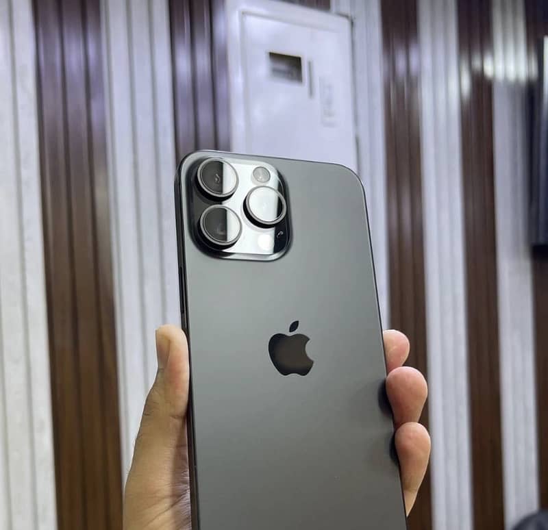 iPhone 15 Pro Max USA (A2849) | With Box | eSIM Only | Network Locked

                                                            alt=