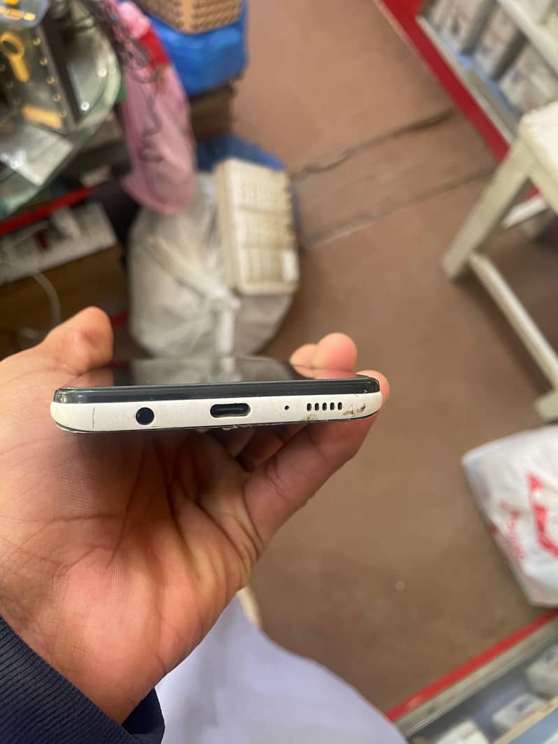 Samsung a30s 4 128 only mobile unit change

                                                            alt=