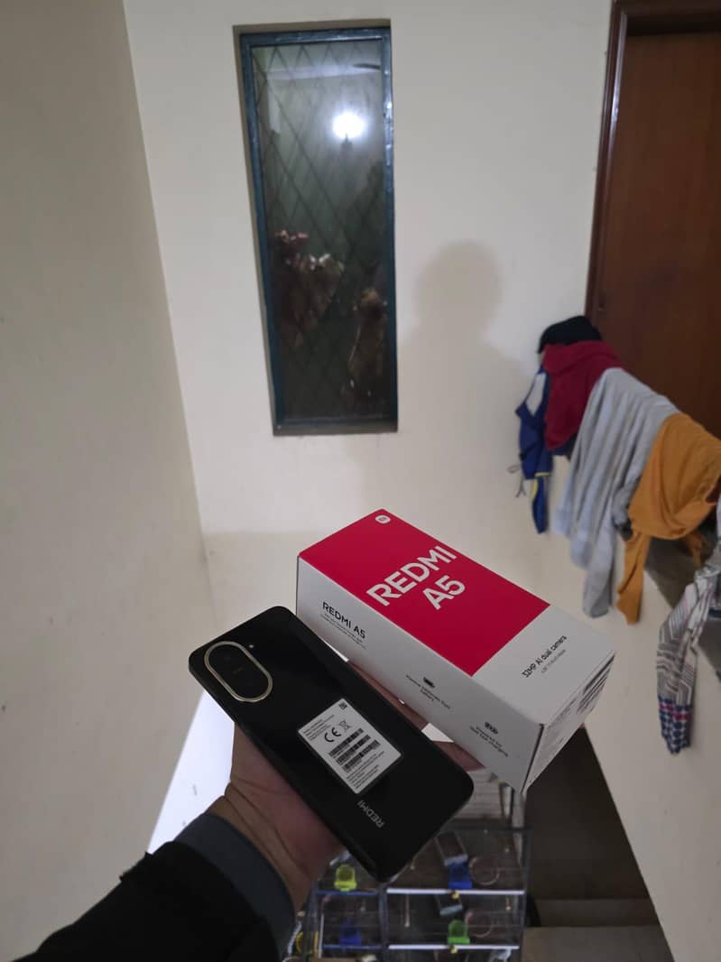 xiaomi redmi A5 complete box accessories ladies hand used

                                                            alt=