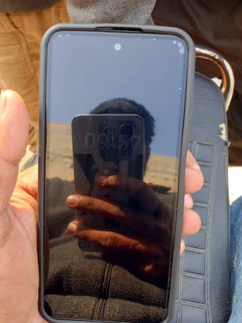 infinix hot 50i 4+6ram 128 rom

                                                            alt=