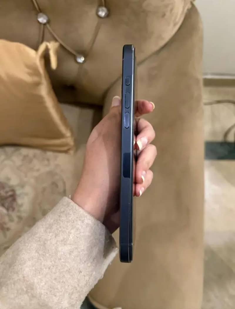 IPhone 15 pro max blue 

                                                            alt=