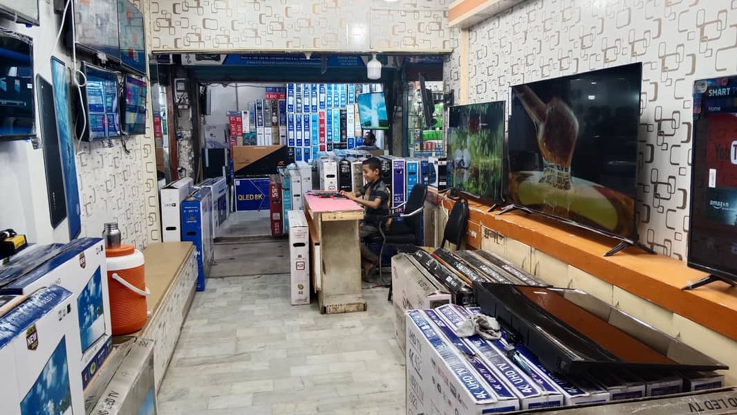 43" INCH ANDROID UHD WIFI LED TV. NEW BRAND TV

                                                            alt=