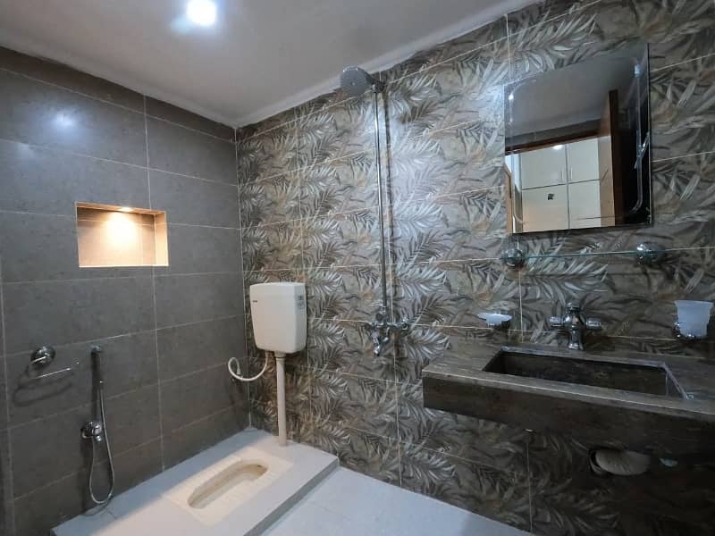 H - Block 7 Marla Double Storey House for sale

                                                            alt=