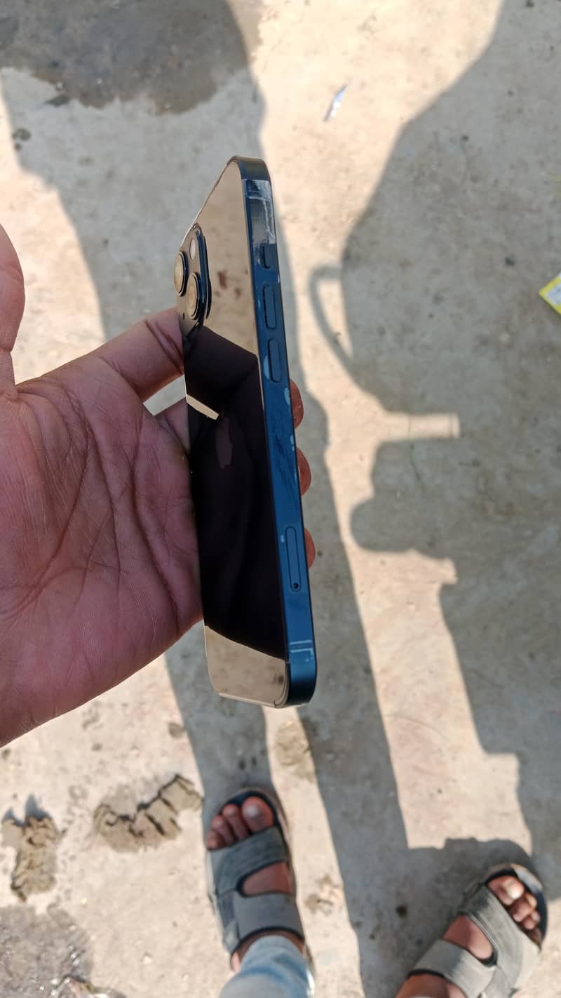 i phone 13

                                                            alt=