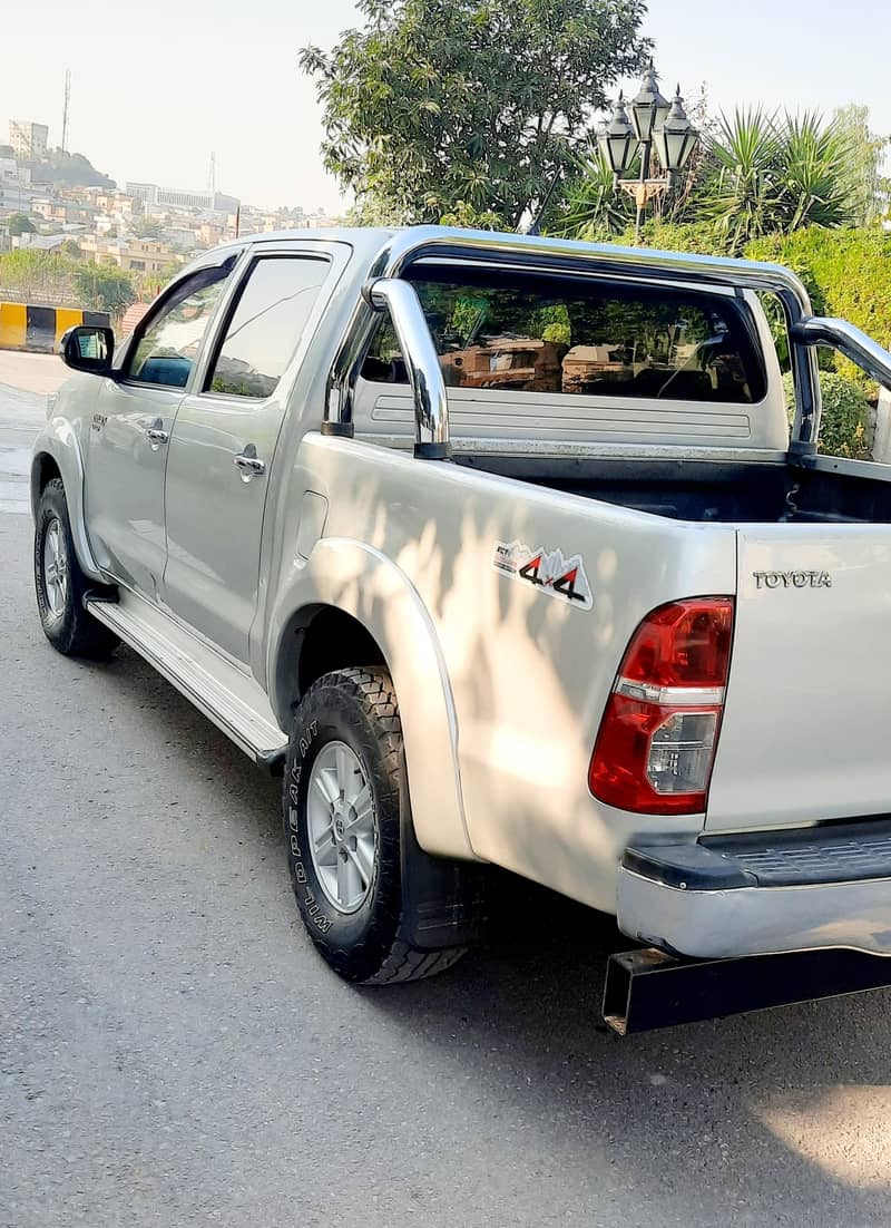 Toyota Hilux Vigo dala Important 4×4 almost Genuine own name

                                                            alt=