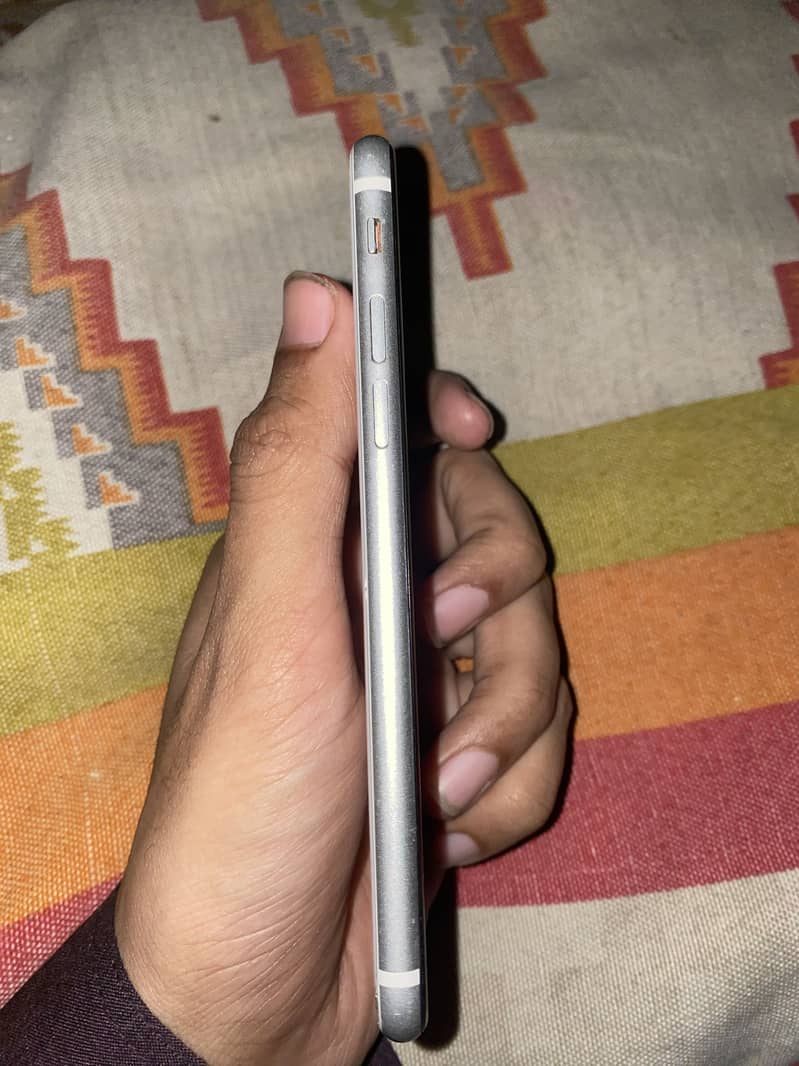 iPhone SE dual sim official pta approved

                                                            alt=