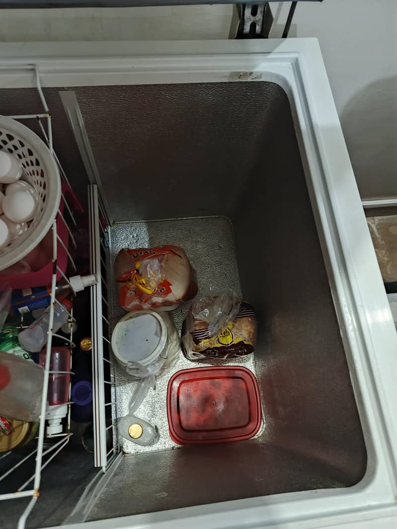 Freezer/Dawlance Deep Freezer/100% cooling

                                                            alt=