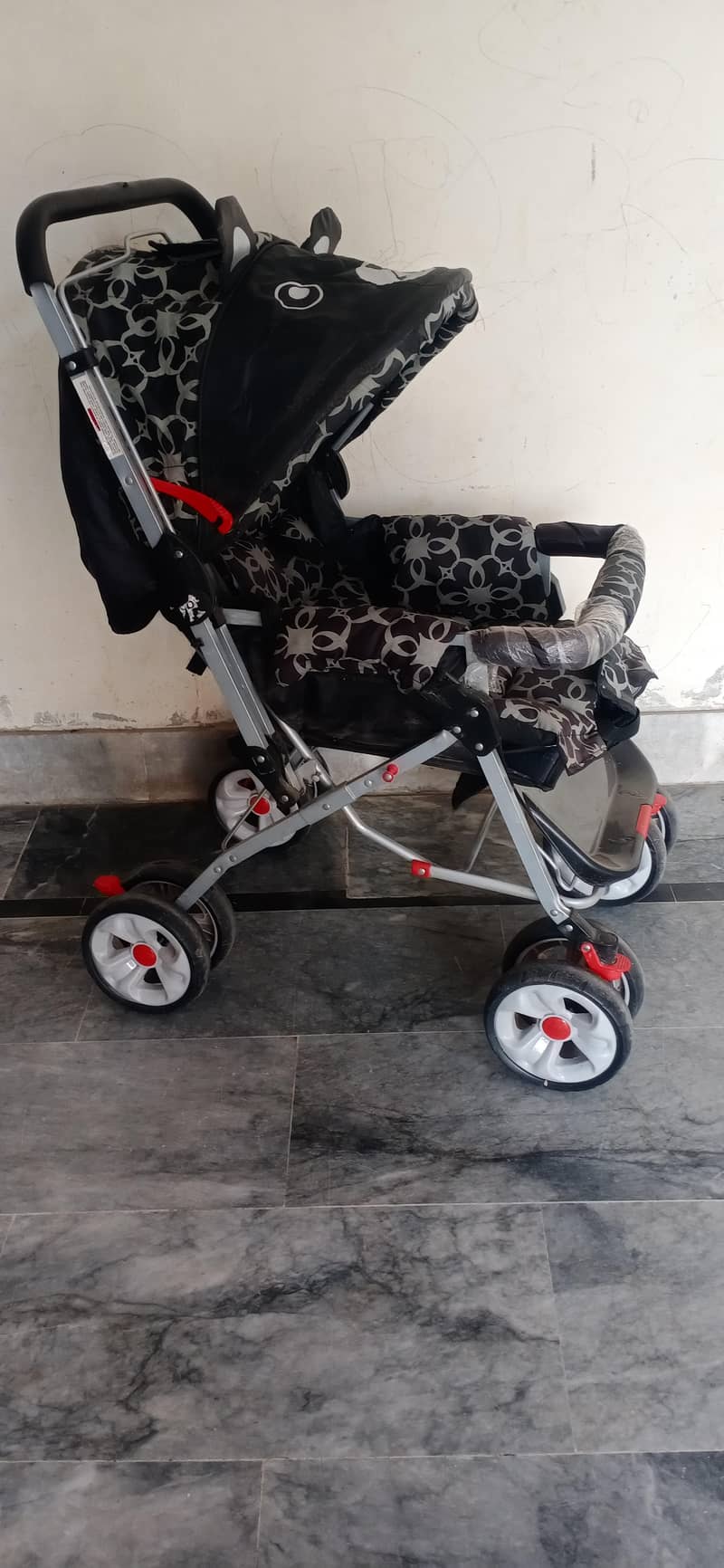 pram . .

                                                            alt=