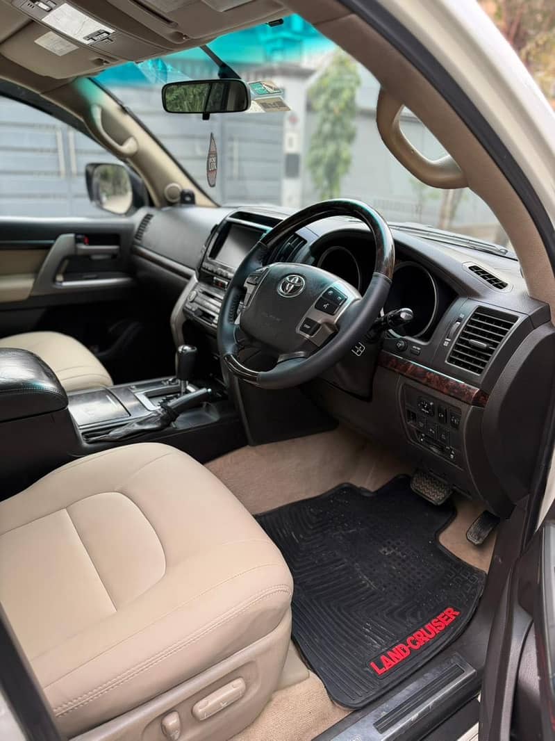 Toyota Land Cruiser AXG 2008/2013

                                                            alt=