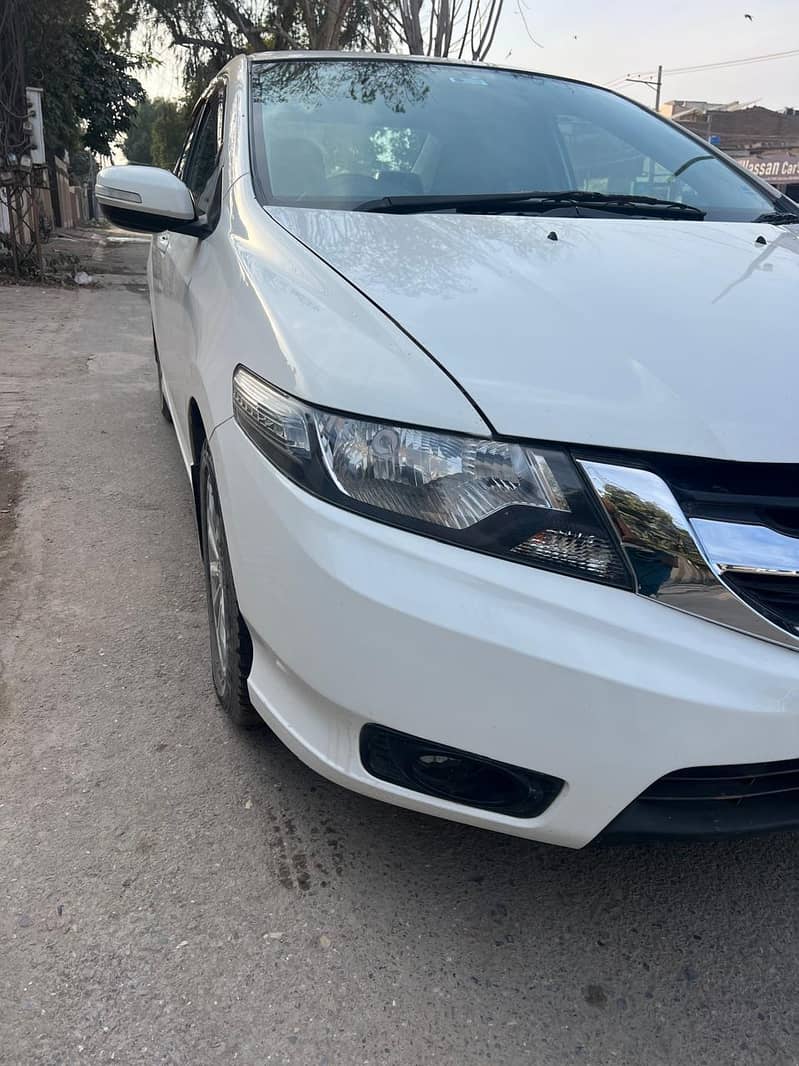 Honda city 1.5 Aspire AT

                                                            alt=