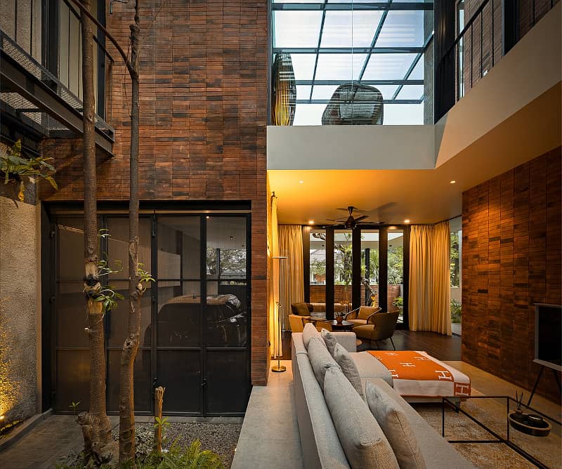 600 Yards 6 Beds Independent Bungalow For Rent Located In A Super Secure Locality Behind Karsaz Suitable For Foreigners, Expatriates And C-Suite Executives

                                                            alt=