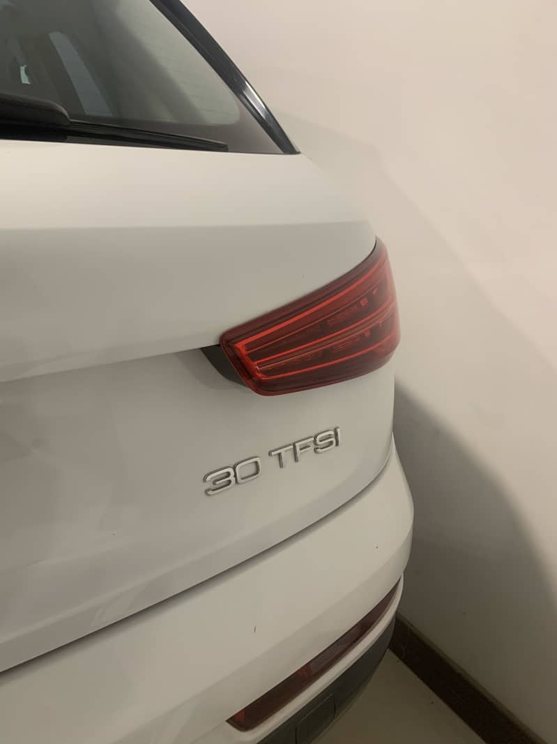 Audi Q3 2018/19

                                                            alt=