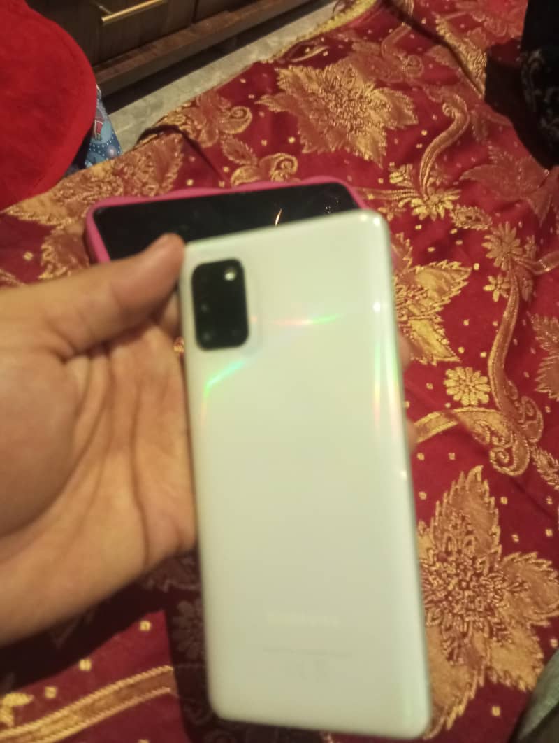 Samsung A31

                                                            alt=