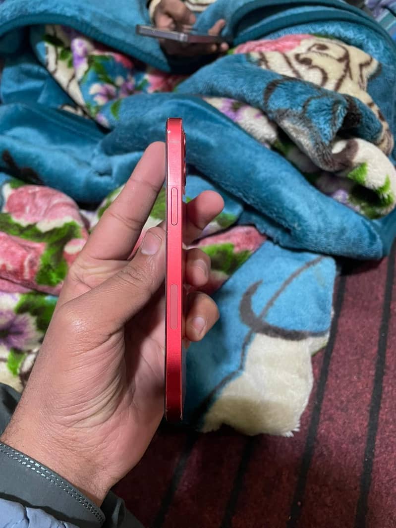 iPhone 12 pta dull approved 64gb battery health 74 water pack

                                                            alt=