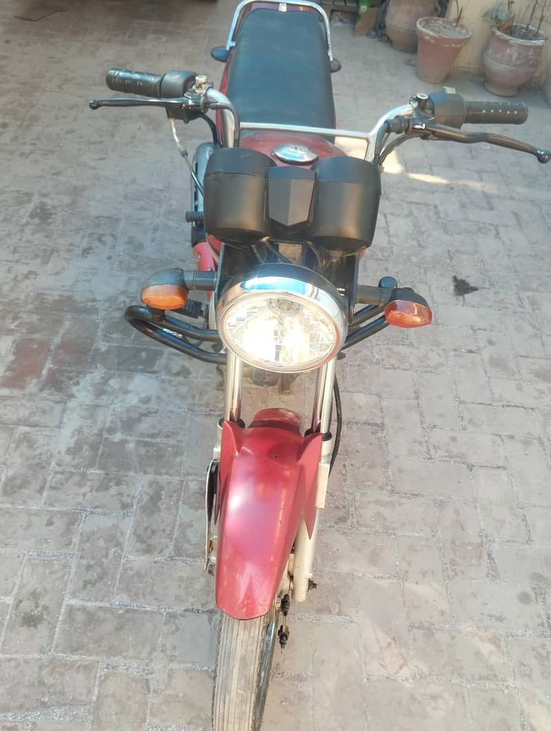 YAMAHA YBR 125 Z | Model 2018 | First Owner Bike

                                                            alt=