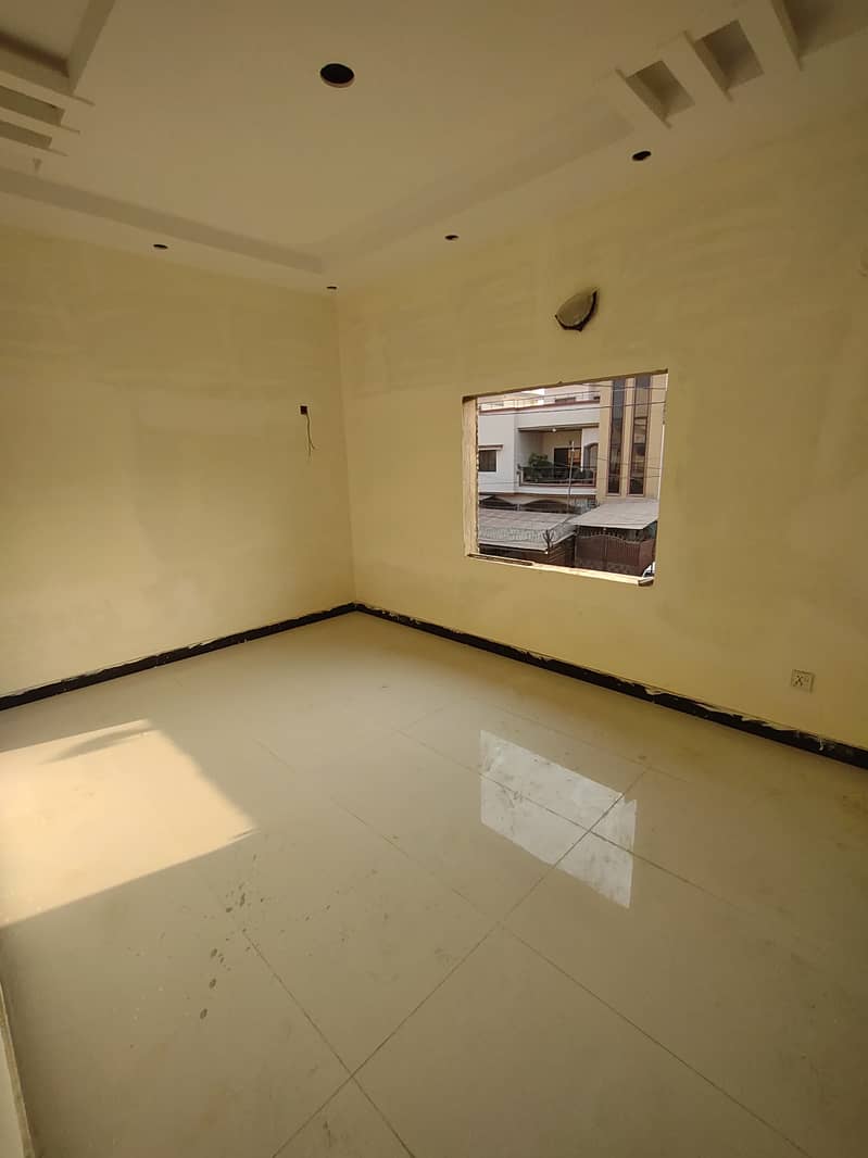 Federal B Area - Block 5 House For Rent Sized 500 Square Yards

                                                            alt=