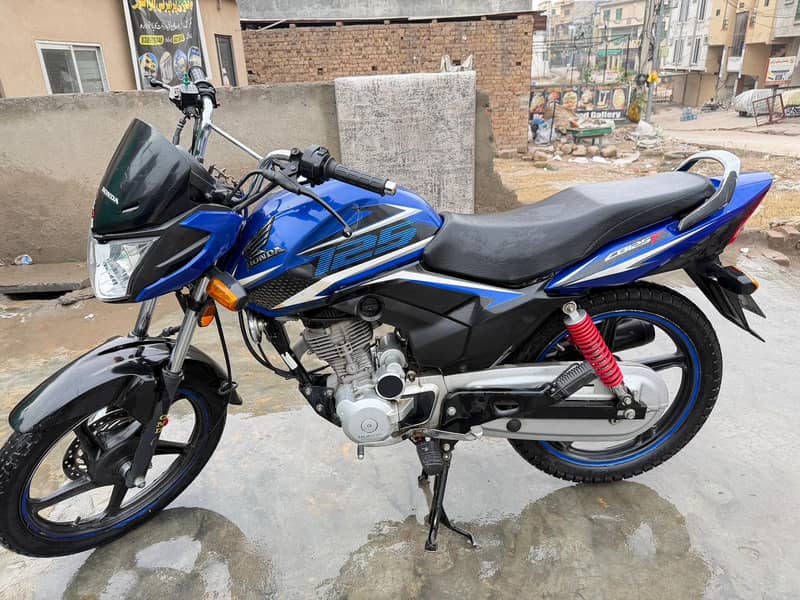 Honda CB 125F | Model 2022 | Brand new Condition | 0333-5190478

                                                            alt=