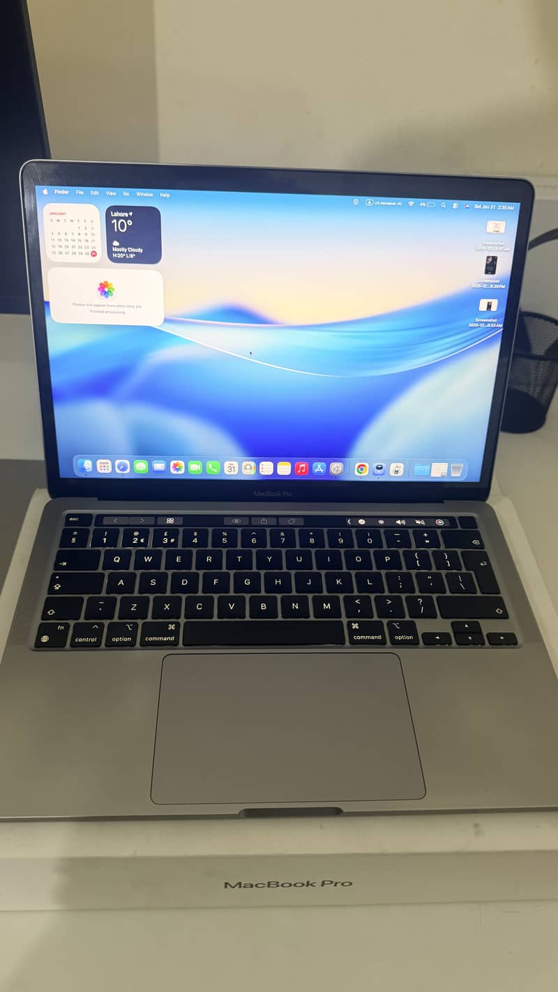 MacBook Pro M1 (13-inch) 2020 | 8GB RAM 256GB SSD | 10/10 Condition

                                                            alt=