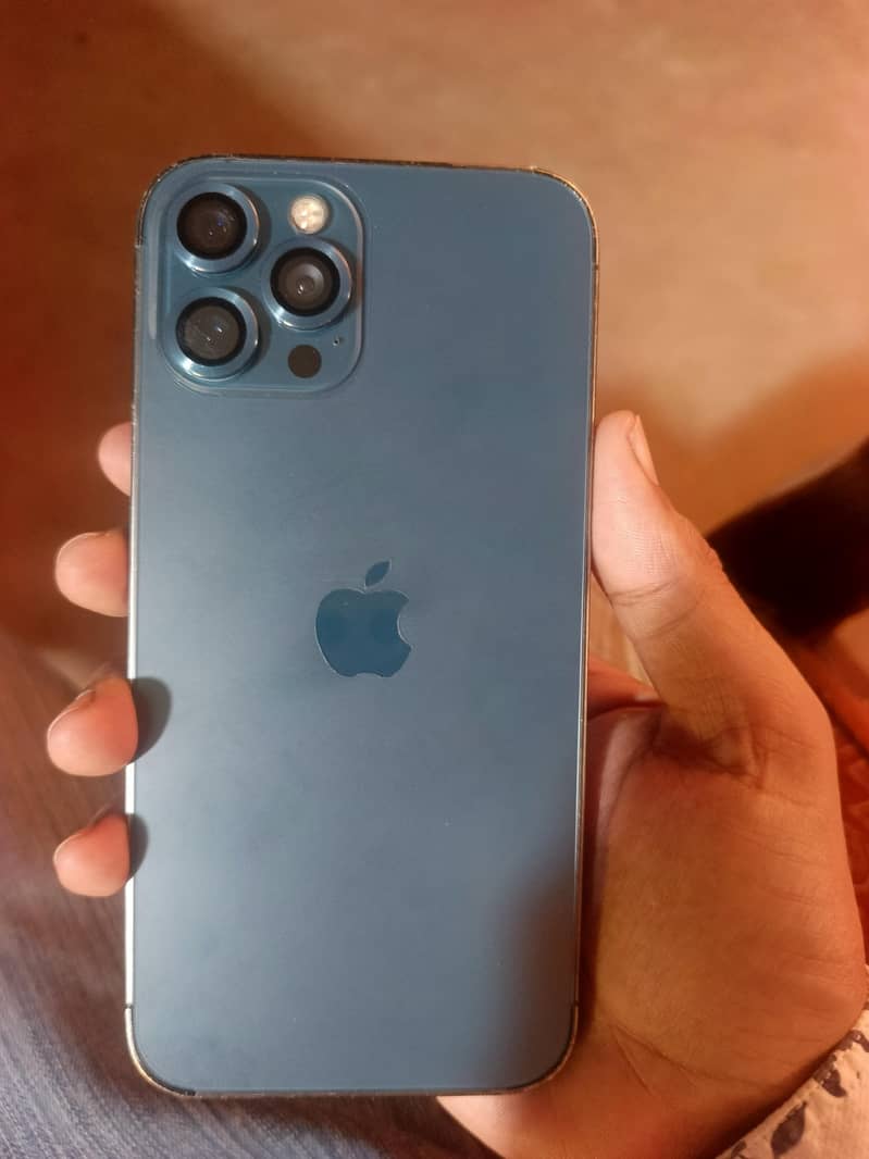 iphone 12 pro max 128gb all good

                                                            alt=