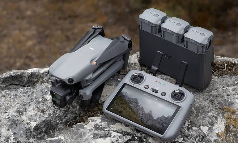 DJI Air 3 Fly More Combo, Scratchless 10/10 Condition Like Brand New

                                                            alt=