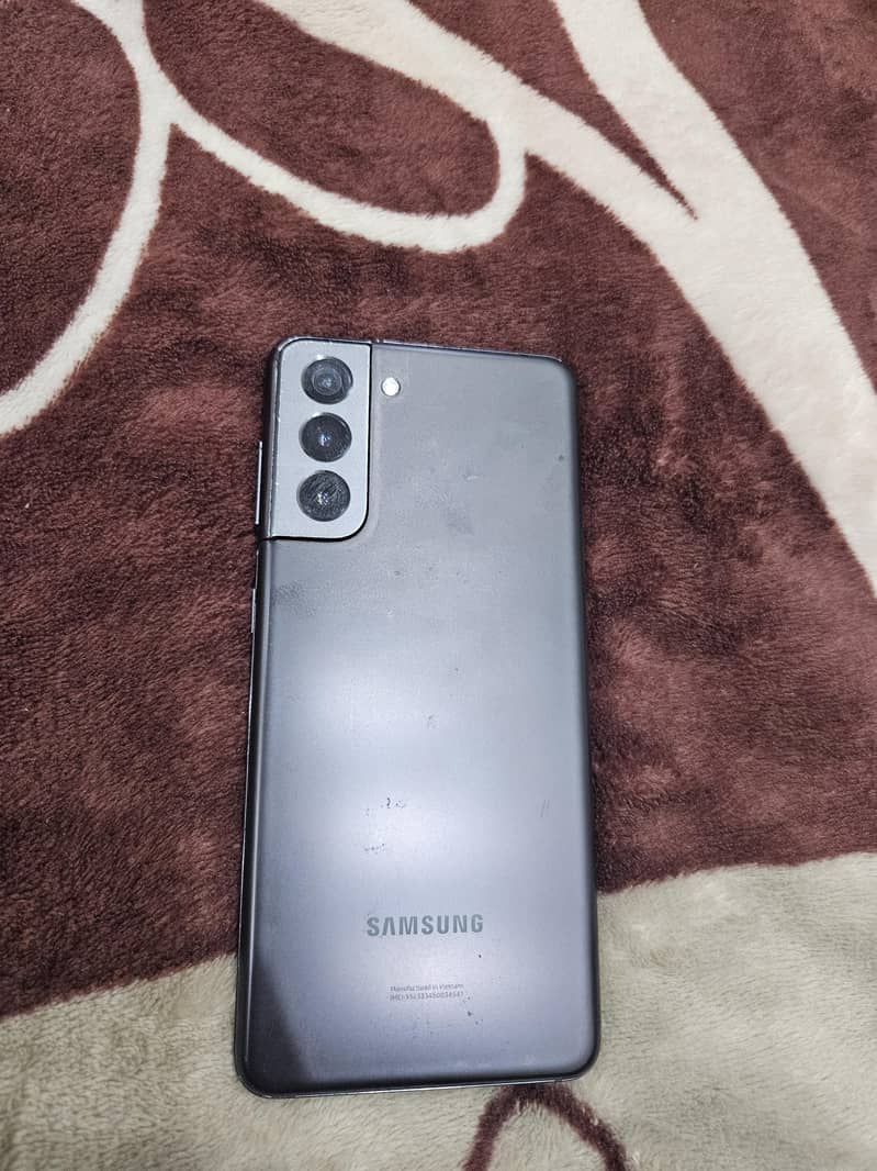 Samsung s21 8/256

                                                            alt=