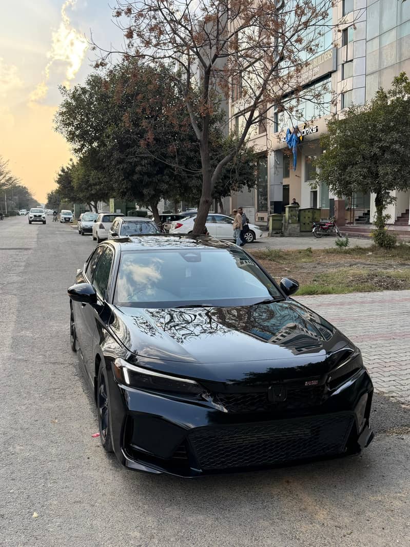 Honda civic rs 1.5

                                                            alt=