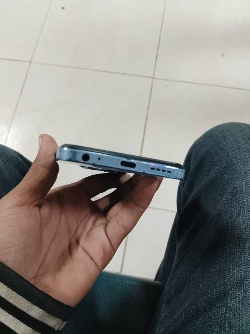infinix hot 40i 8,8 128 pub g good working

                                                            alt=