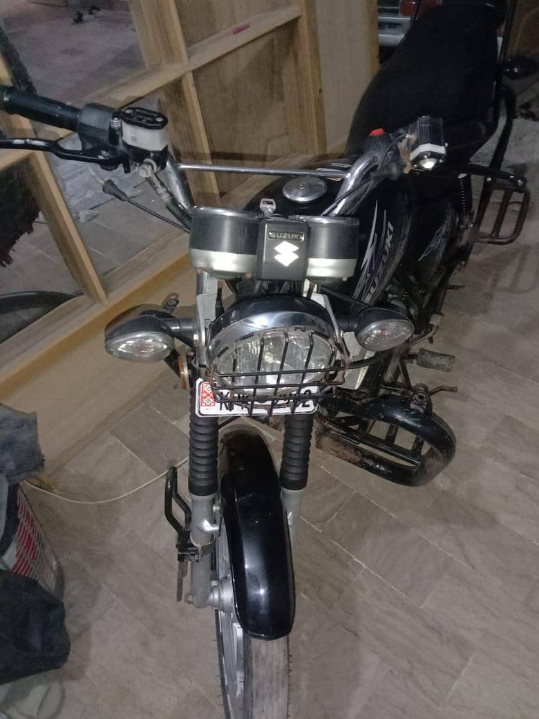 Suzuki GS 150 |Model 2022|

                                                            alt=